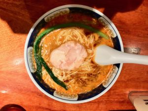 支那麺 はしご 本店(肉感が半端ないシュウマイを!)