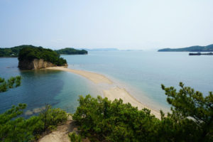 1日2回、海の中から姿を見せるエンジェルロード