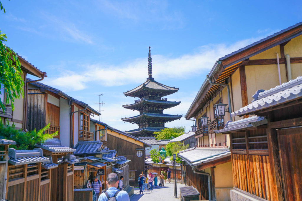 大阪・京都 / Day3 / Ryosenで鯖の煮付け → 錦市場 → 祇園 → 東山