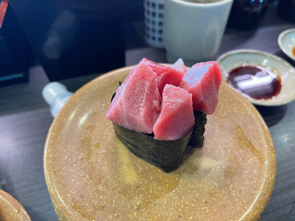 Day2-3 / 高級鮨顔負けの地元で人気のお鮨「亀正くるくる寿司」へ