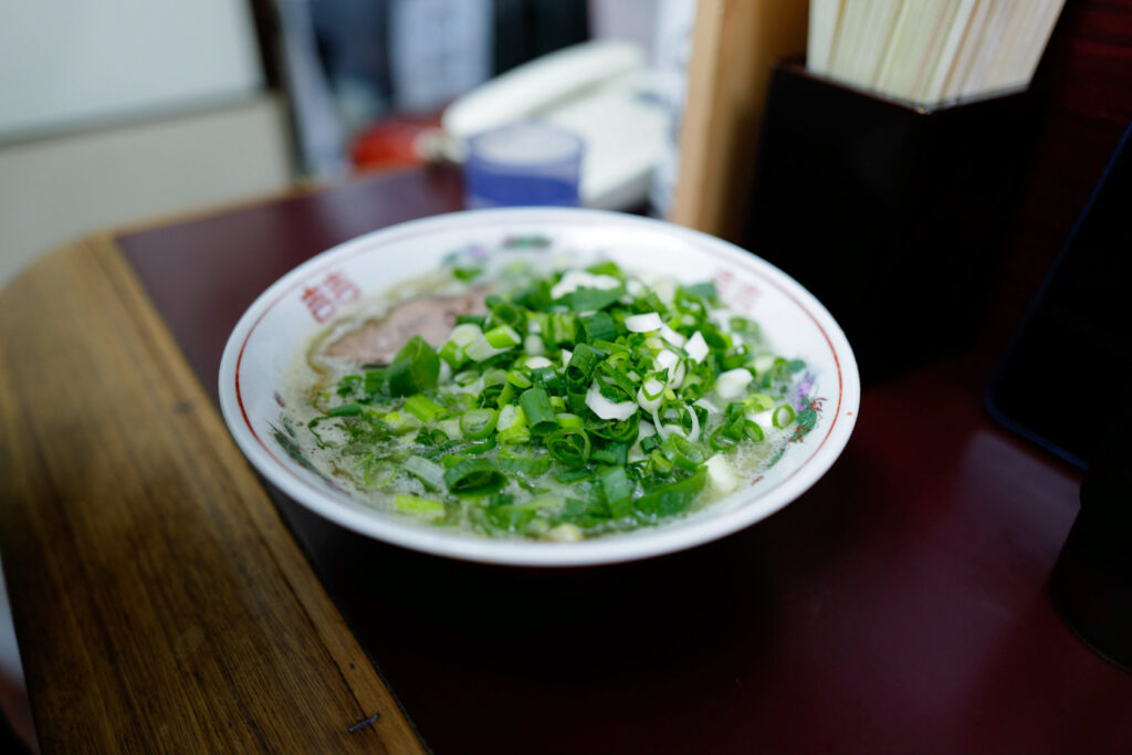 Day1-1 / 福岡空港に到着！まずは「花園亭」で長浜ラーメンを食します！